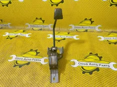 Педаль тормоза Hyundai Solaris