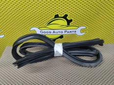 Уплотнитель крышки багажника Volkswagen Polo