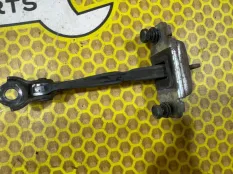 Ограничитель двери Hyundai Solaris