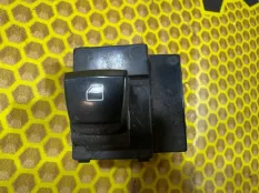 Кнопка стеклоподъемника Hyundai Solaris