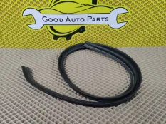 Уплотнитель двери Volkswagen Polo