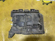 Площадка аккумулятора Hyundai Solaris