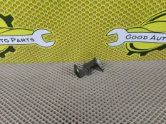 Петля двери Volkswagen Polo