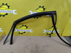 Уплотнитель стекла двери Geely Tugella