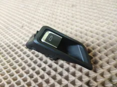 Кнопка открывания багажника Geely Tugella