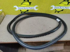 Уплотнитель двери Geely Tugella