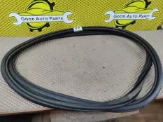 Уплотнитель двери Geely Tugella