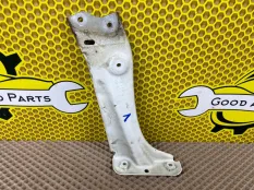 Кронштейн крыла SKODA Octavia