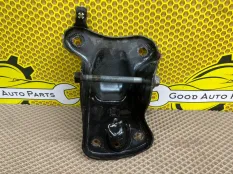 Кронштейн балки SKODA Octavia