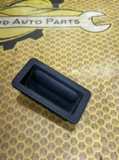 Кнопка открывания багажника Geely Tugella