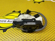 Замок двери Volkswagen Polo