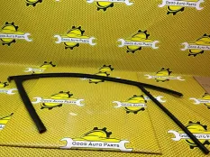 Уплотнитель стекла двери SKODA Octavia