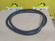 Уплотнитель двери SKODA Octavia