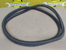 Уплотнитель двери SKODA Octavia