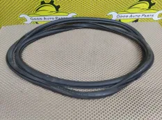 Уплотнитель двери SKODA Octavia