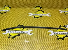 Уплотнитель двери SKODA Octavia