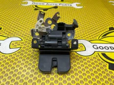 Замок багажника SKODA Octavia