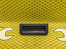 Кнопка открывания багажника Volkswagen Polo