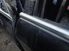 Молдинг стекла двери задней левой Mercedes-Benz S-класс W221 (2005—2009) Mercedes-Benz S-класс W221 (2005—2009)