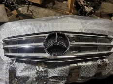 Решетка радиатора Mercedes-Benz C-класс W204/S204 (2006—2011)