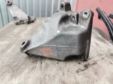 Кронштейн двигателя левый Mercedes-Benz E-класс W212/S212/C207/A207 (2009—2013)