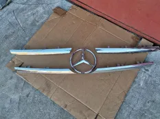 молдинг решетки радиатора Mercedes-Benz GL-класс X166 (2012—2016)