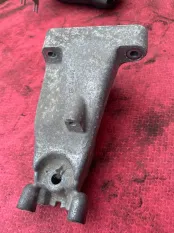 Кронштейн двигателя левый Mercedes-Benz S-класс W222/C217/A217 (2013—2017)