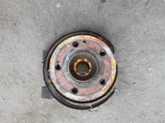 Кулак задний правый Mercedes-Benz V-класс W447 (2014—2025)