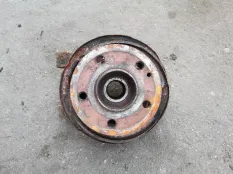 Кулак задний левый Mercedes-Benz V-класс W447 (2014—2025)