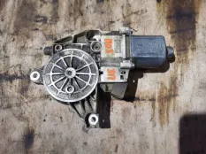 Моторчик стеклоподъемника задний правый Mercedes-Benz GL-класс X164 (2006—2009)