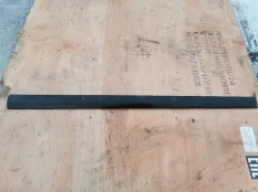 Молдинг передней левой двери Mercedes-Benz C-класс W203/S203/CL203 рестайлинг (2004—2008)