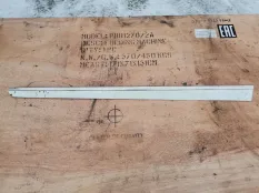 Молдинг передней левой двери Mercedes-Benz GL-класс X164 (2006—2009)