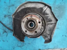 Кулак задний левый BMW 7 серия E65/E66 (2001—2005)