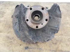 Кулак передний левый BMW X5 E53 (1999—2003)