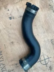 Патрубок интеркулера правый Mercedes-Benz GLB-класс X247 (2019—2023)