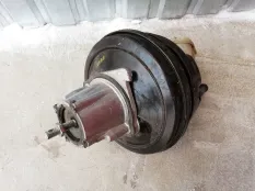 вакуумный усилитель тормозов Audi A8 D3 рестайлинг (2005—2007)