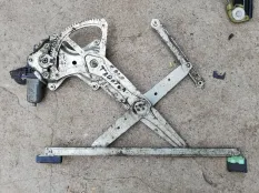 Стеклоподъемник передний правый Toyota Highlander II рестайлинг (2010—2013)