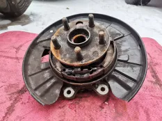 Кулак задний правый Lexus LS IV (2006—2009)