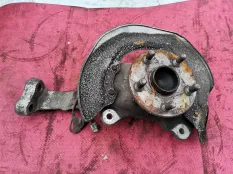 Кулак передний правый Lexus LS IV (2006—2009)