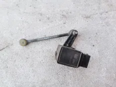 датчик высоты дорожного просвета BMW 7 серия E65/E66 (2001—2005)