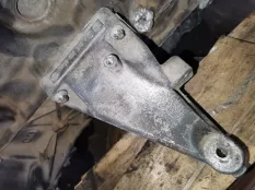 Кронштейн опоры двигателя Mercedes-Benz Vito W639 (2003—2010)