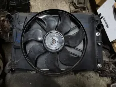 радиатор охлаждения двигателя Mercedes-Benz C-класс W204/S204 (2006—2011)