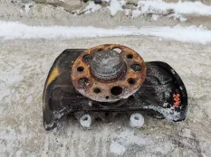 Кулак передний левый Mercedes-Benz C-класс W204/S204/С204 рестайлинг (2011—2015)