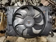 радиатор охлаждения двигателя Mercedes-Benz E-класс W212/S212/C207/A207 (2009—2013)