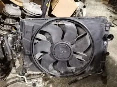 радиатор охлаждения двигателя Mercedes-Benz C-класс W204/S204 (2006—2011)