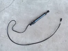 Амортизатор двери багажника Mercedes-Benz M-класс W164 (2005—2008)