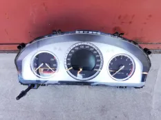 Панель приборов Mercedes-Benz C-класс W204/S204 (2006—2011)