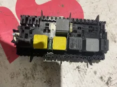 блок предохранителей, реле под капот Mercedes-Benz A-класс W176 (2012—2015)