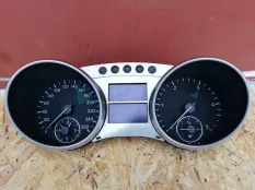 Панель приборов Mercedes-Benz GL-класс X166 (2012—2016)