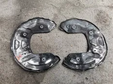 щиток тормозного механизма Mercedes-Benz C-класс W205/S205/C205/A205 (2014—2018)